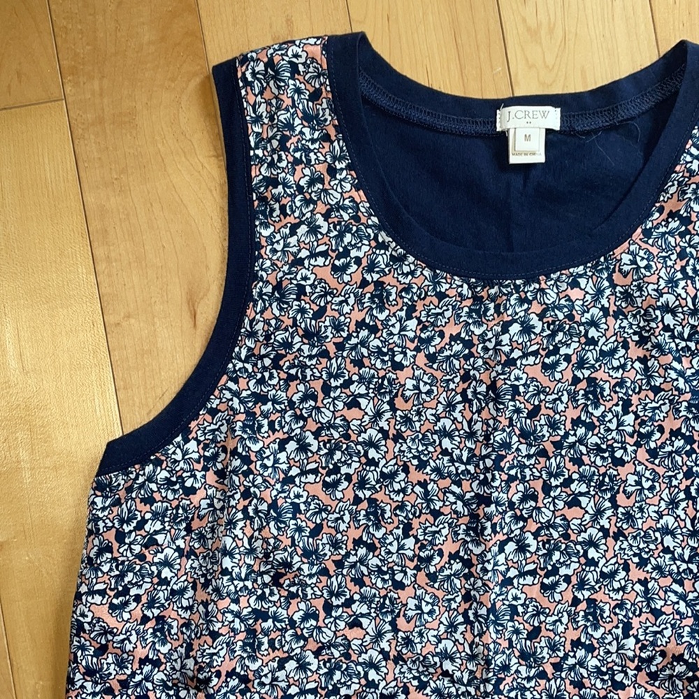 ▪️J. Crew tank floral top size medium navy and coral